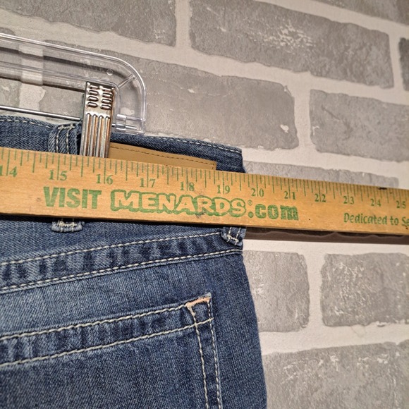 Ariat Denim Boyfriend Shorts Women's 32R Blue Embroidered Aztec Pockets Western - Picture 12 of 15